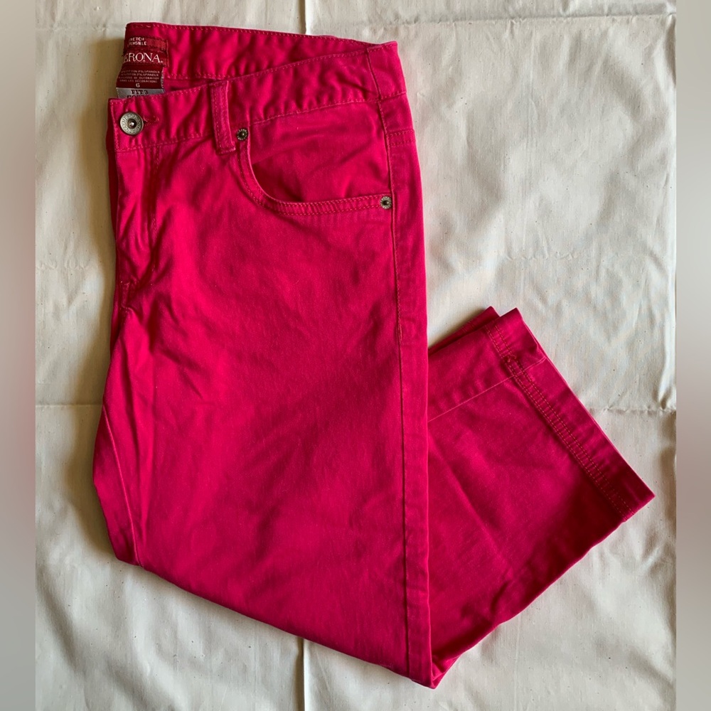 Merona Women's Vivid Pink Capris